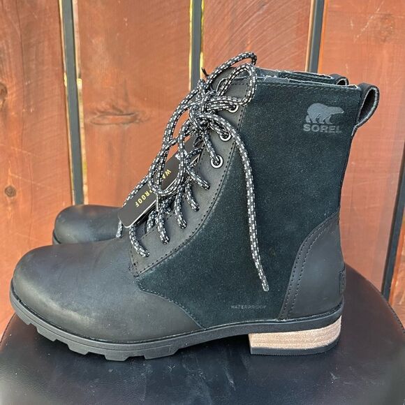 NWT Sorel Emelie Short Lace Boot size 7 Black - Picture 8 of 9